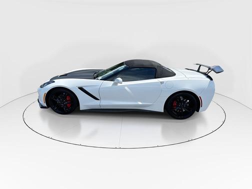 Arctic White 2018 Chevrolet Corvette Stingray