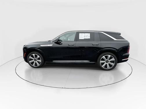 2025 Cadillac Escalade IQ Luxury 2