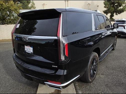 2022 Cadillac Escalade ESV Luxury