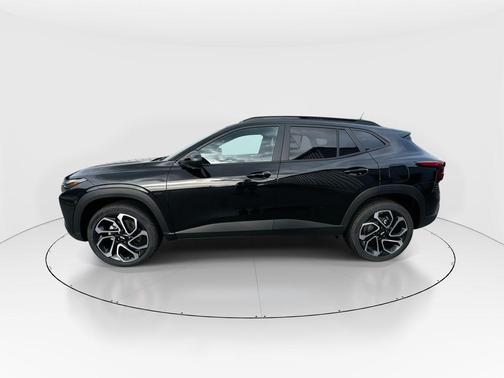 Mosaic Black Metallic 2026 Chevrolet Trax FWD 2RS