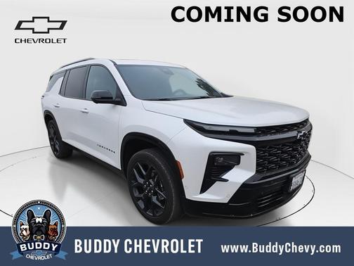 Iridescent Pearl Tricoat 2024 Chevrolet Traverse RS