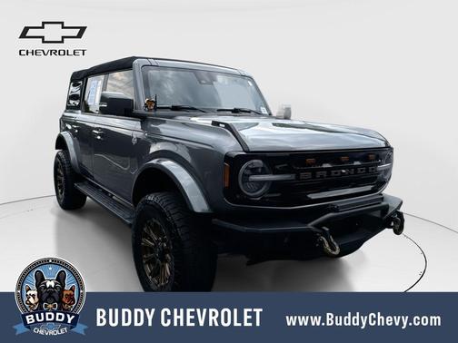 CARBONIZED GRAY METALLIC 2024 Ford Bronco Outer Banks