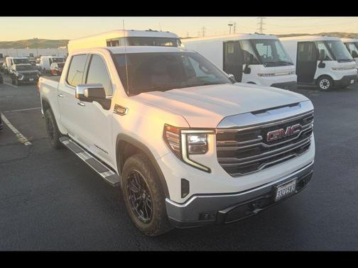 Summit White 2023 GMC Sierra 1500 SLT