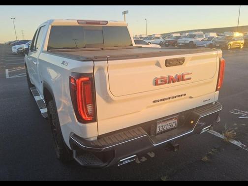 Summit White 2023 GMC Sierra 1500 SLT