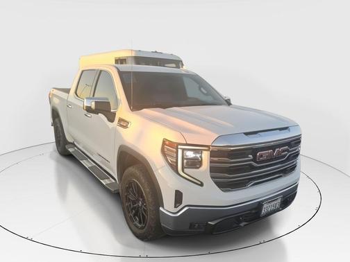 Summit White 2023 GMC Sierra 1500 SLT