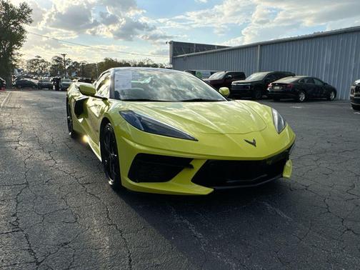 Accelerate Yellow Metallic 2022 Chevrolet Corvette Stingray w/3LT