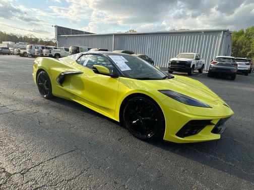 Accelerate Yellow Metallic 2022 Chevrolet Corvette Stingray w/3LT