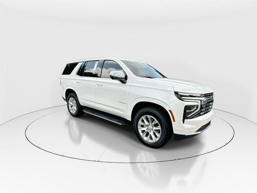 Iridescent Pearl Tricoat 2025 Chevrolet Tahoe Premier