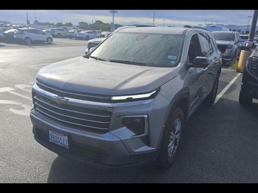 Sterling Gray Metallic 2025 Chevrolet Traverse LT