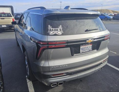 Sterling Gray Metallic 2025 Chevrolet Traverse LT