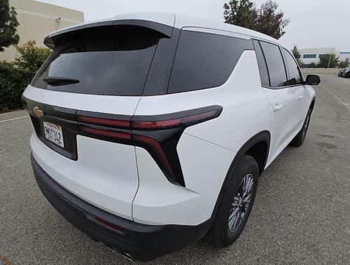 Summit White 2024 Chevrolet Traverse LS