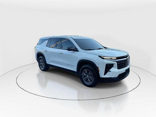 Summit White 2024 Chevrolet Traverse LS