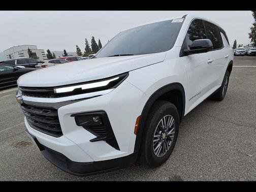 Summit White 2024 Chevrolet Traverse LS