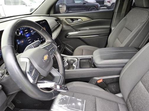 Summit White 2024 Chevrolet Traverse LS