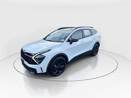 Glacial White Pearl 2025 Kia Sportage X-Line