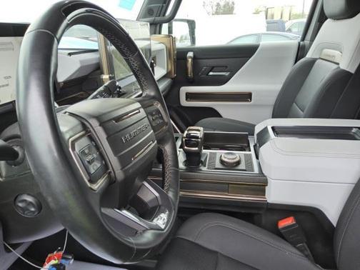 Interstellar White 2024 GMC HUMMER EV SUV 3X