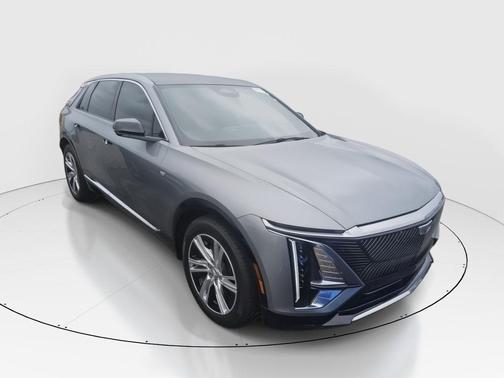 Argent Silver Metallic 2024 Cadillac LYRIQ Tech