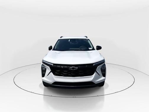 Summit White 2026 Chevrolet Trax LT