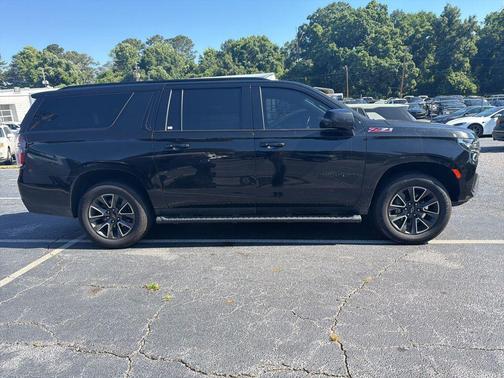 Black 2022 Chevrolet Suburban 4WD Z71