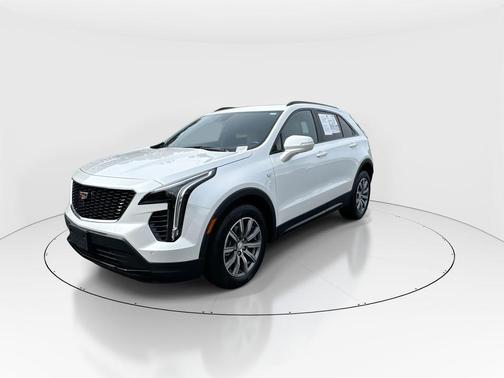 Crystal White Tricoat 2022 Cadillac XT4 Sport