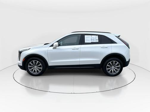 Crystal White Tricoat 2022 Cadillac XT4 Sport