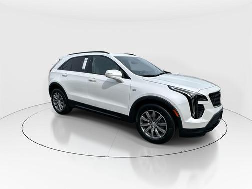 Crystal White Tricoat 2022 Cadillac XT4 Sport