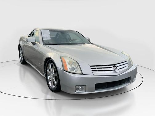 Light Platinum 2004 Cadillac XLR Base