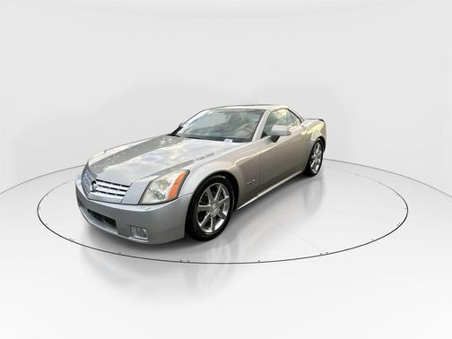 Light Platinum 2004 Cadillac XLR Base