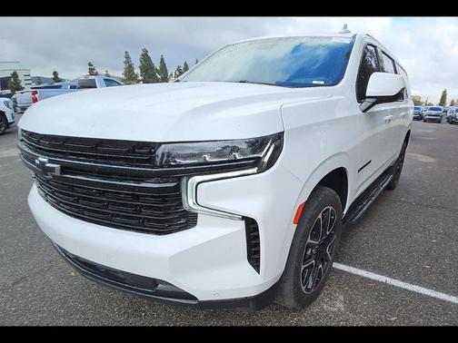 Summit White 2023 Chevrolet Suburban RST