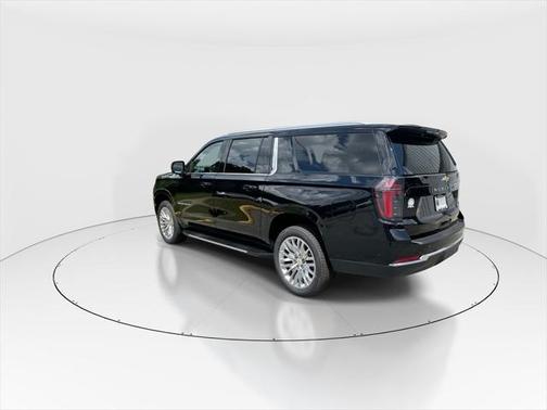2025 Chevrolet Suburban LT