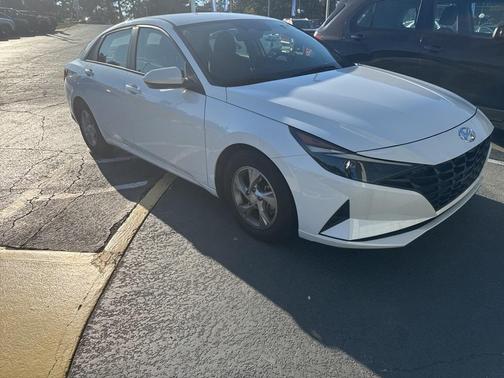 2021 Hyundai ELANTRA SE