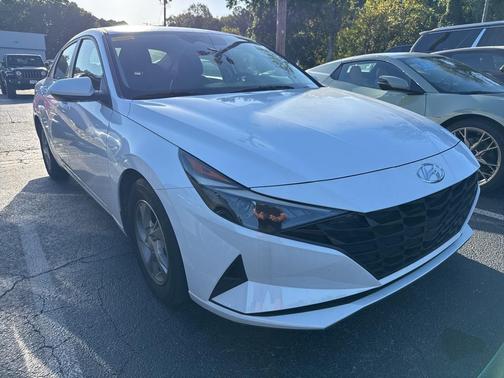 2021 Hyundai ELANTRA SE