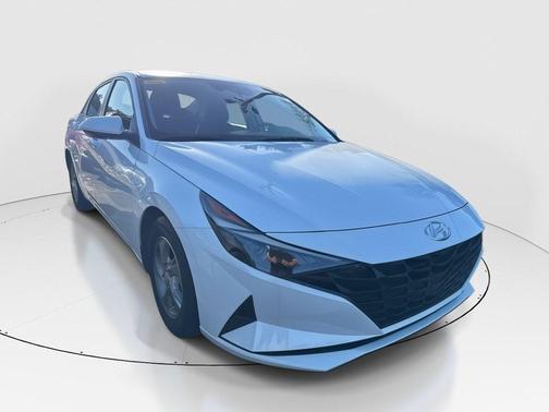 2021 Hyundai ELANTRA SE