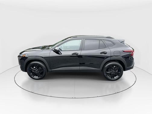 Mosaic Black Metallic 2026 Chevrolet Trax FWD ACTIV