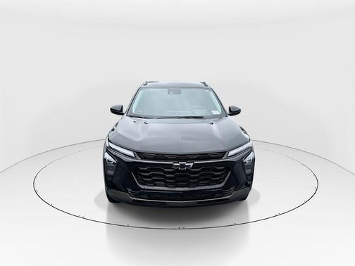 Mosaic Black Metallic 2026 Chevrolet Trax FWD ACTIV
