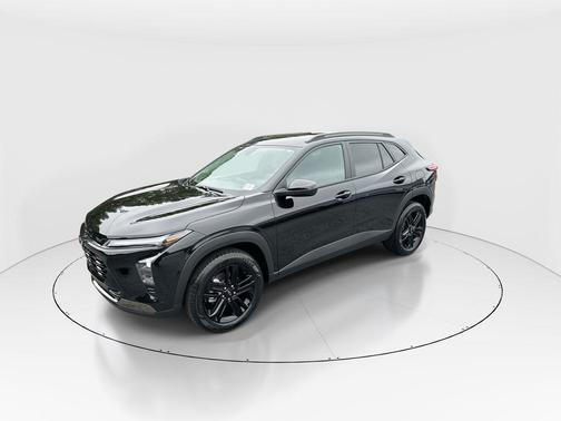 Mosaic Black Metallic 2026 Chevrolet Trax FWD ACTIV