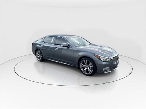 2016 INFINITI Q70L 3.7