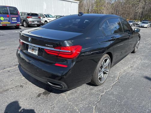 2019 BMW 740 740i