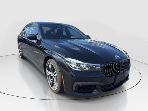 2019 BMW 740 740i