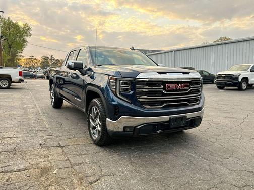Pacific Blue Metallic 2023 GMC Sierra 1500 SLT