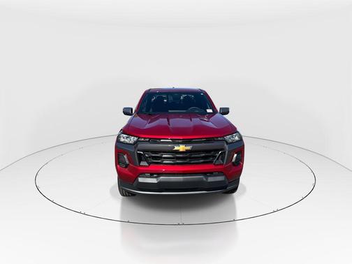 Radiant Red Tintcoat 2026 Chevrolet Colorado LT