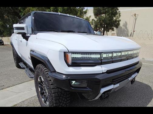 Interstellar White 2025 GMC HUMMER EV Pickup 3X