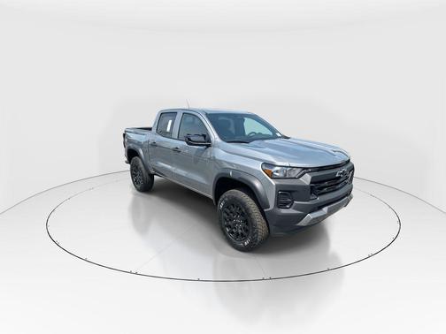 Sterling Gray Metallic 2026 Chevrolet Colorado Trail Boss