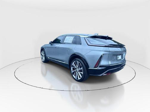 Argent Silver Metallic 2024 Cadillac LYRIQ Luxury