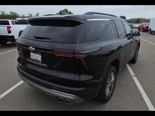 Mosaic Black Metallic 2025 Chevrolet Traverse LT
