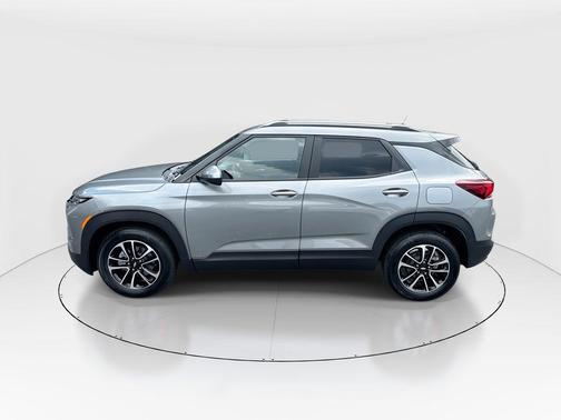 Sterling Gray Metallic 2026 Chevrolet Trailblazer LT