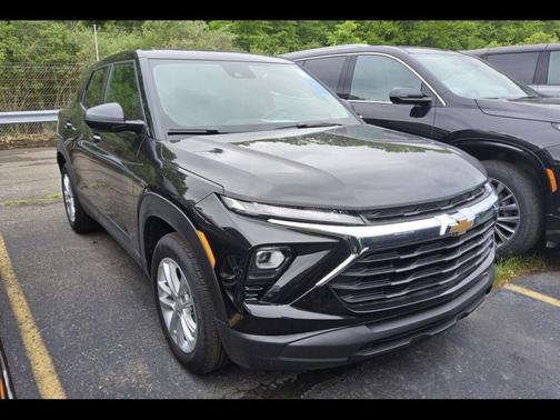 Mosaic Black Metallic 2026 Chevrolet Trailblazer LS