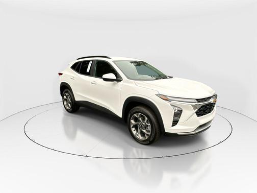 Summit White 2026 Chevrolet Trax LT
