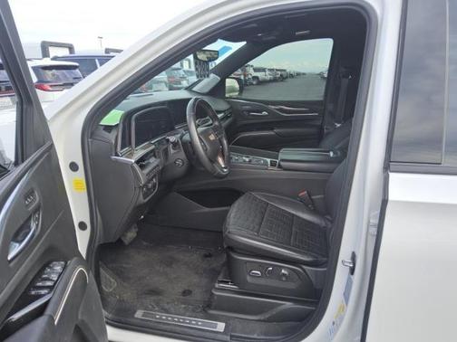 Crystal White Tricoat 2024 Cadillac Escalade ESV Sport Platinum