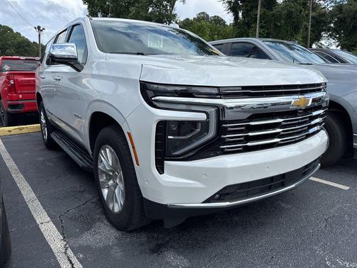 Iridescent Pearl Tricoat 2025 Chevrolet Tahoe Premier